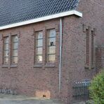 De glas-in-loodramen zijn niet bestand tegen stenen.
<br/>
Richard Keijzer, 2014-10-27